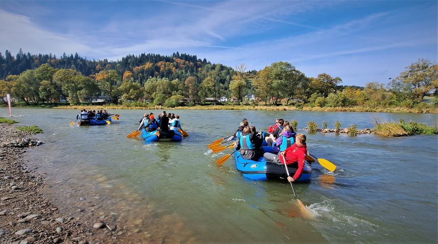 Grupowy rafting Dunajcem